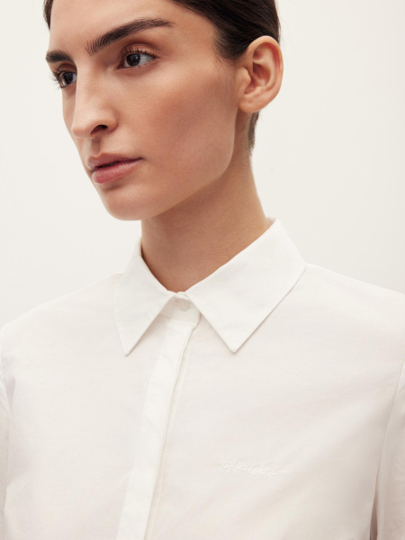 Рубашка приталенная Chaika, цвет: молочный, AW25BL02-01 купить онлайн