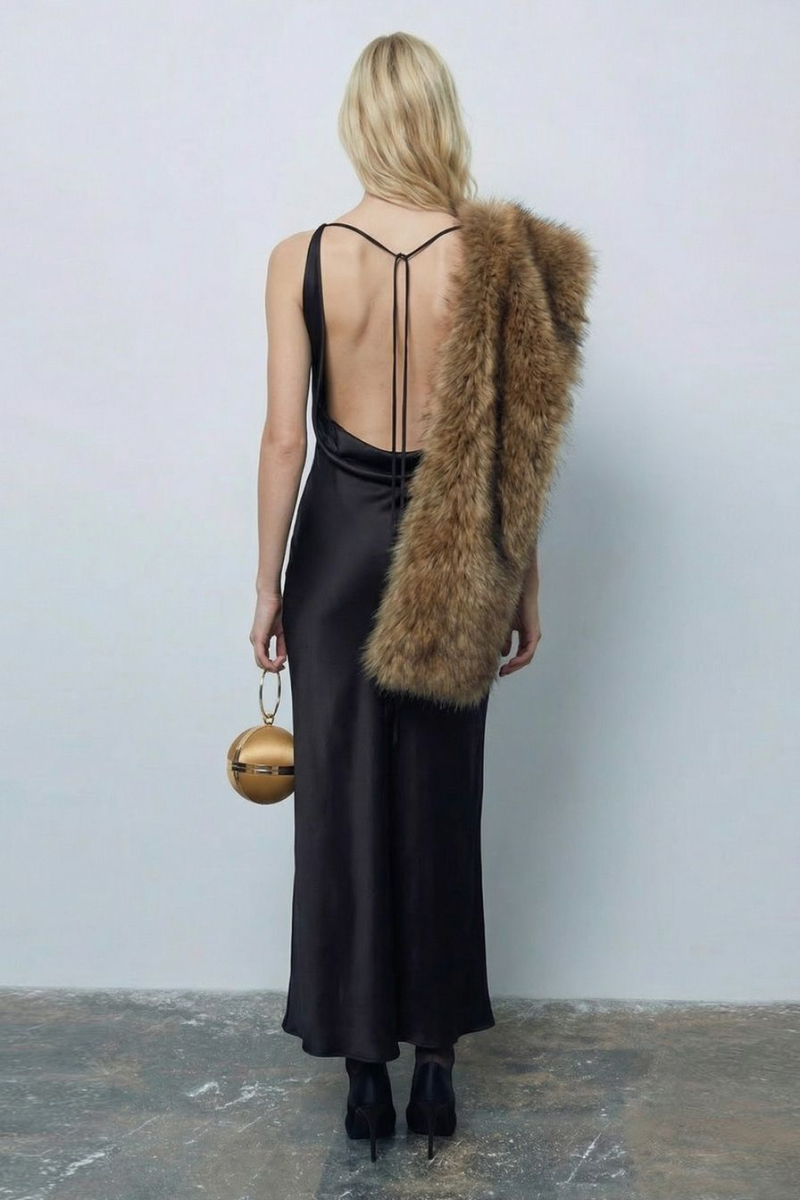 Платье с открытой спиной