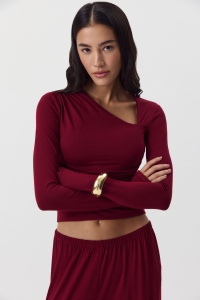 Лонгслив с асимметричной горловиной Charmstore, цвет: Бордовый 205-21965-442 |новая коллекция купить онлайн