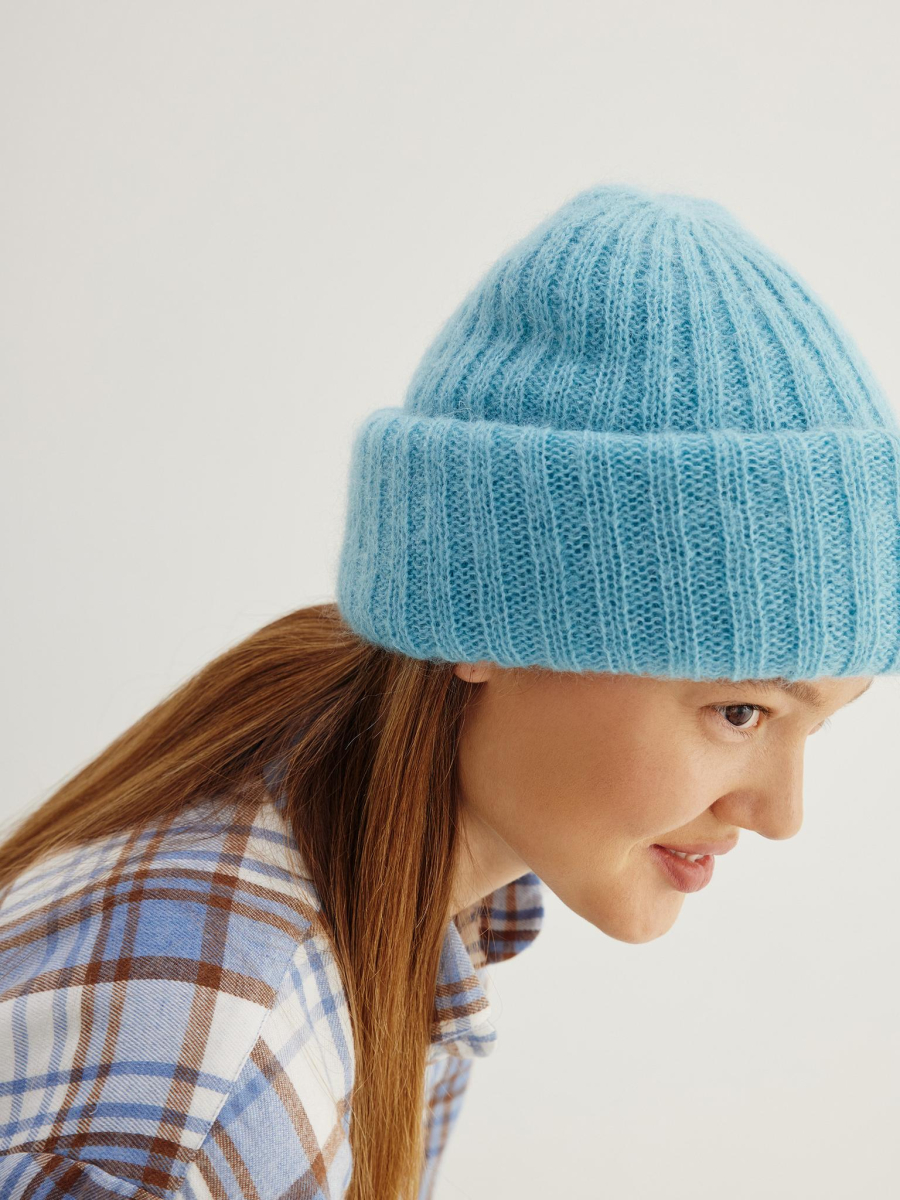 Шапка из объёмной пряжи Chaika, цвет: насыщенно-синий SH-135 купить онлайн