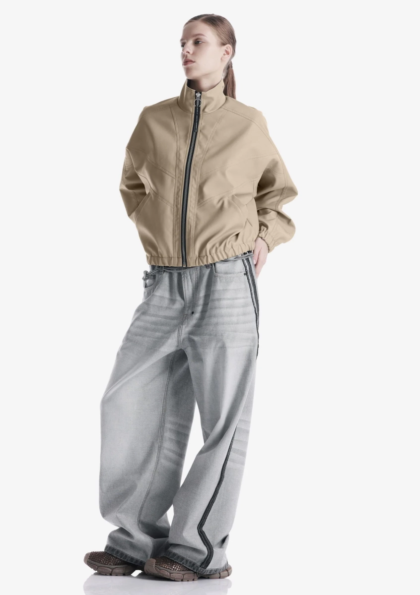 Бомбер из экокожи KRAKATAU, цвет: светлый тауп, Qw519A-810 купить онлайн