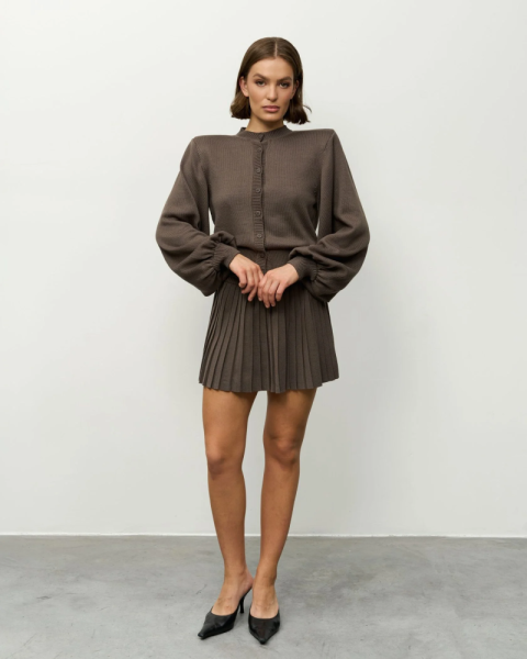 Вязаный костюм с короткой юбкой