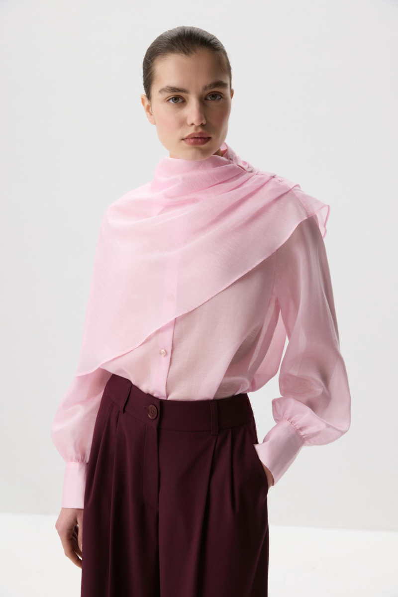 Блуза из тенселя с кейпом