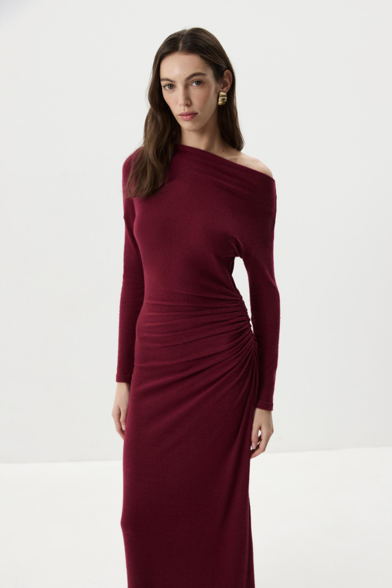 Платье с драпировкой из мягкого трикотажа Charmstore, цвет: винный, 207-512107-451 купить онлайн