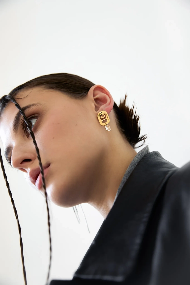 Серебряная моносерьга «Открывайся» с горным хрусталем SBLESKOM, цвет: позолота, 21952 купить онлайн