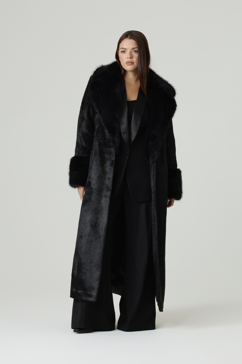 Пальто однобортное с отделкой мехом