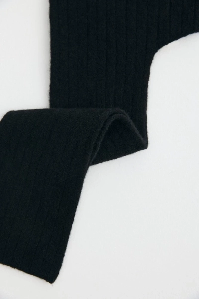 Капор из шерсти енота Daisyknit, цвет: Черный  |новая коллекция купить онлайн