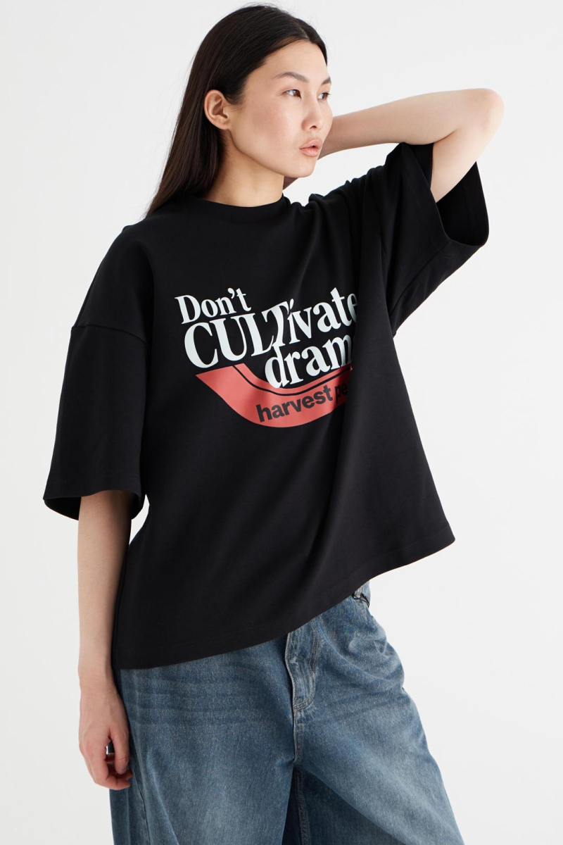 Футболка укороченная «Драма» CULTBASE, цвет: Черный,  купить онлайн