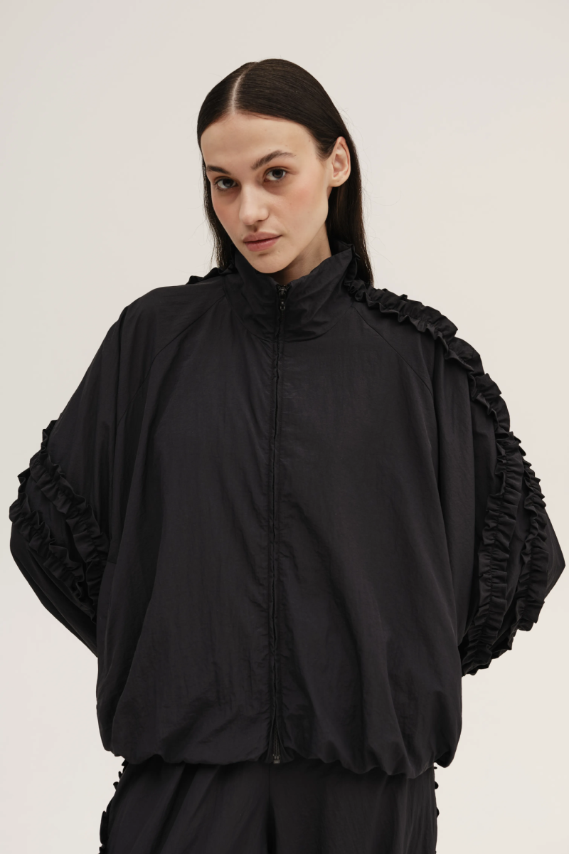 Олимпийка с поплывшими лампасами