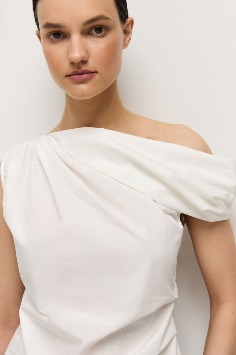 Топ асимметричный из хлопка AROUND, цвет: молочный,  купить онлайн