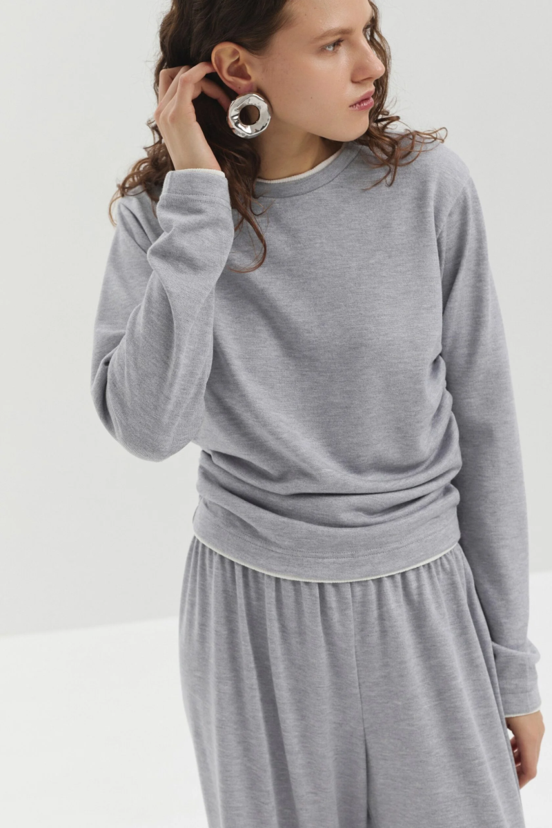 Лонгслив из трикотажа