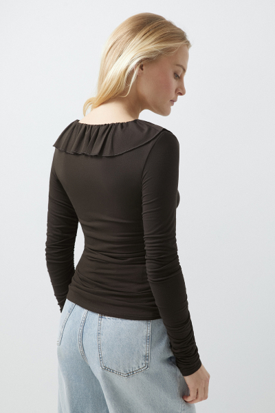 Лонгслив с рюшами Charmstore, цвет: коричневый, 205-30465-550 купить онлайн
