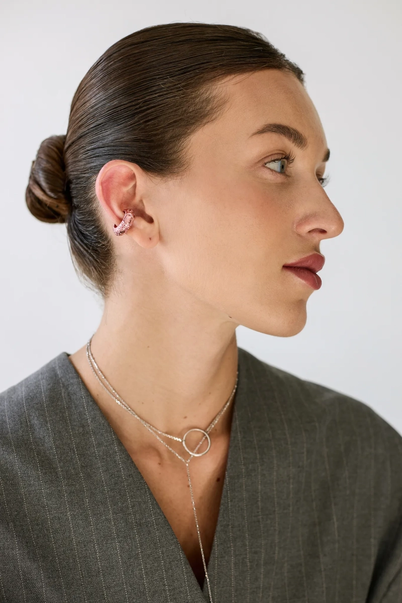 Серебряная серьга-кафф «Кружево» как бублик SBLESKOM, цвет: серебро, 32137 купить онлайн