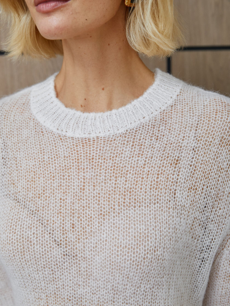 Свитер с круглым вырезом (паутинка) Marou, цвет: молочный, Mar4_2605 купить онлайн