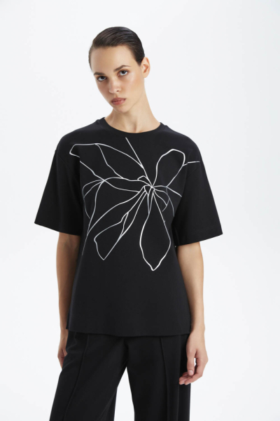 Футболка прямого кроя с абстрактным цветочным принтом