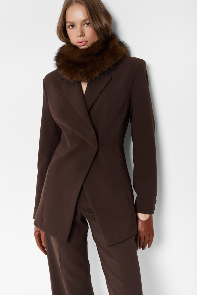 Жакет приталенный с акцентной брошью Ricoco, цвет: горький шоколад, 6082/1 купить онлайн