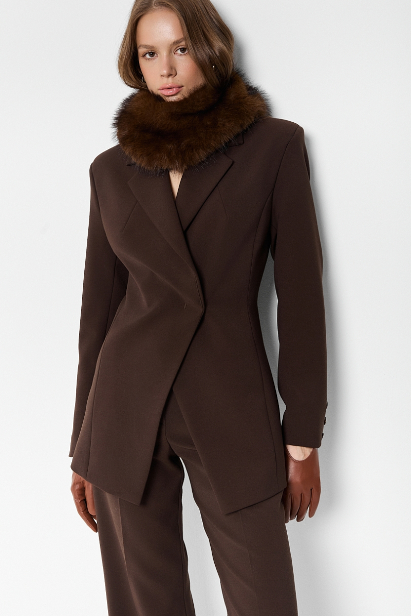 Жакет приталенный с акцентной брошью Ricoco, цвет: горький шоколад, 6082/1 купить онлайн