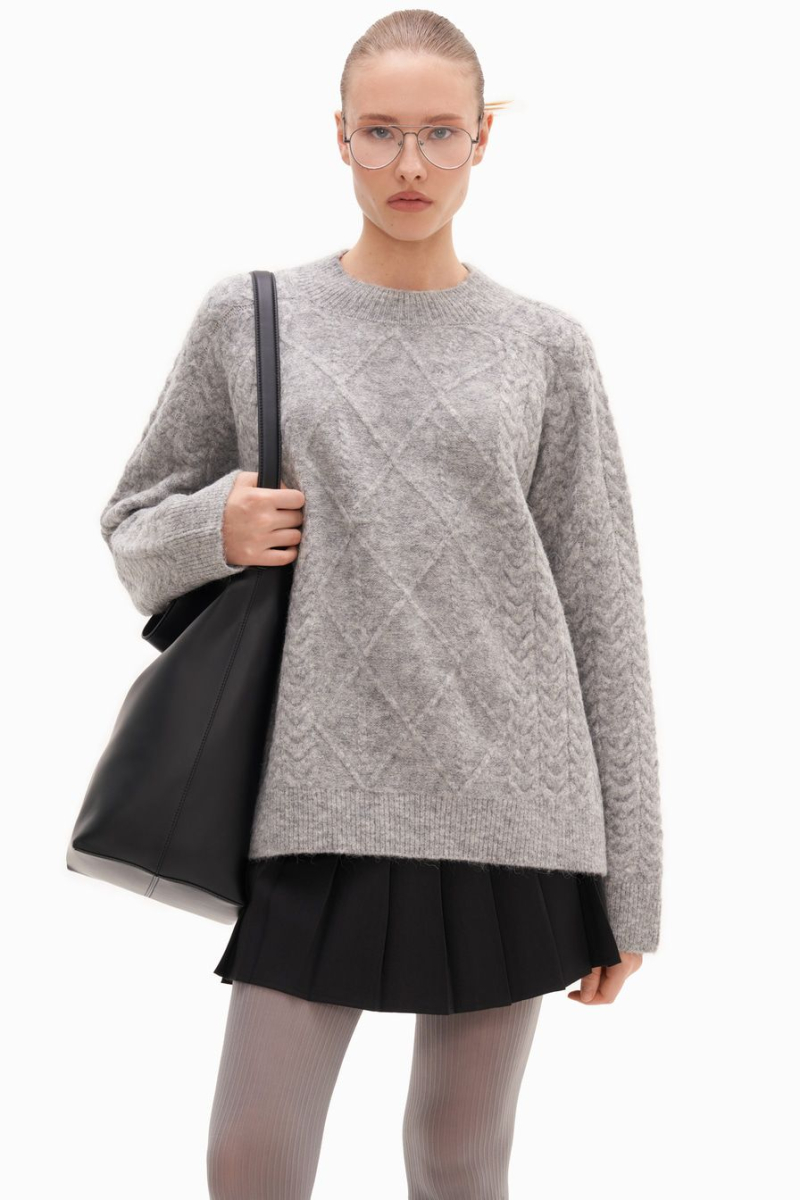 Джемпер с вязкой «косичка»