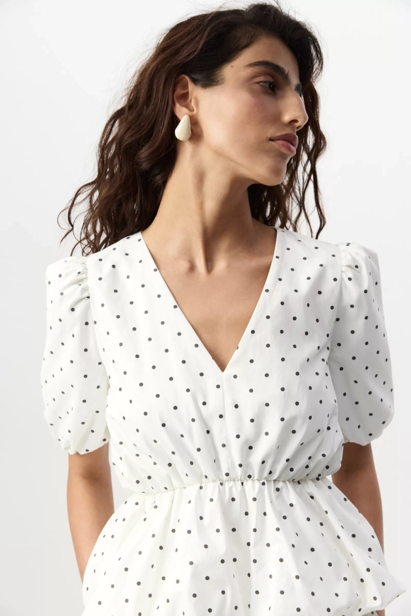 Блуза с буфами из хлопка Charmstore, цвет: горох на молочном, 102-602120-1002 купить онлайн