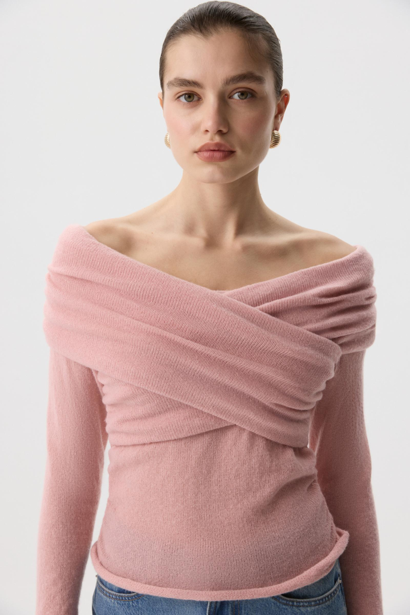 Лонгслив вязаный с драпировкой Charmstore, цвет: пудровый, 313-46685-227 купить онлайн