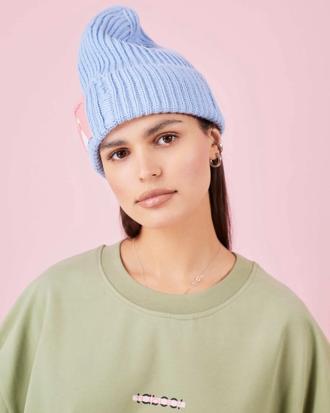 Шапка рваная с гусем