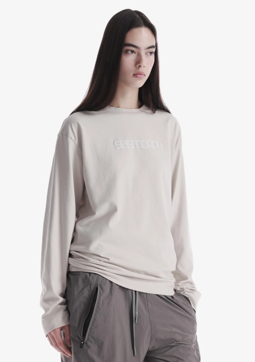 Лонгслив с тональным логотипом KRAKATAU, цвет: пепельно-белый, Tu125-43 купить онлайн